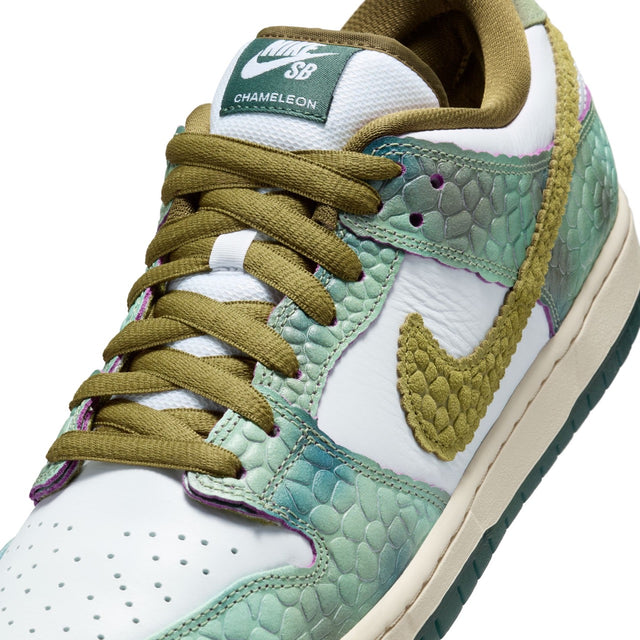 Nike SB Dunk Low Pro X Alexis Sablone (Chameleon)