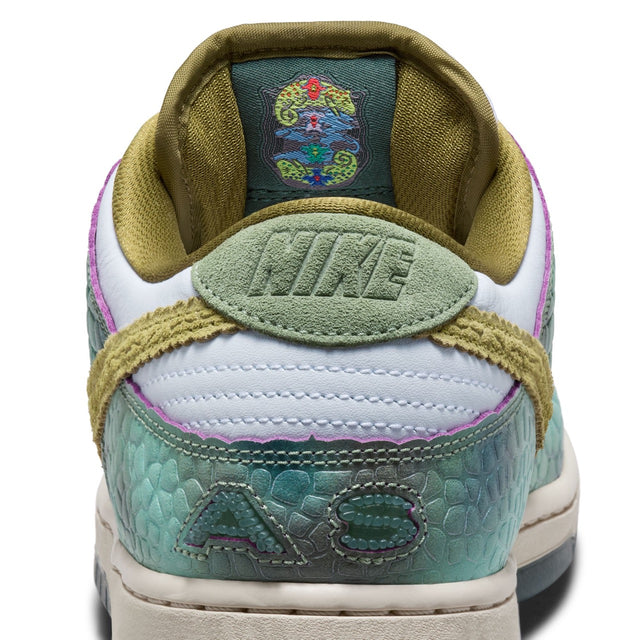 Nike SB Dunk Low Pro X Alexis Sablone (Chameleon)