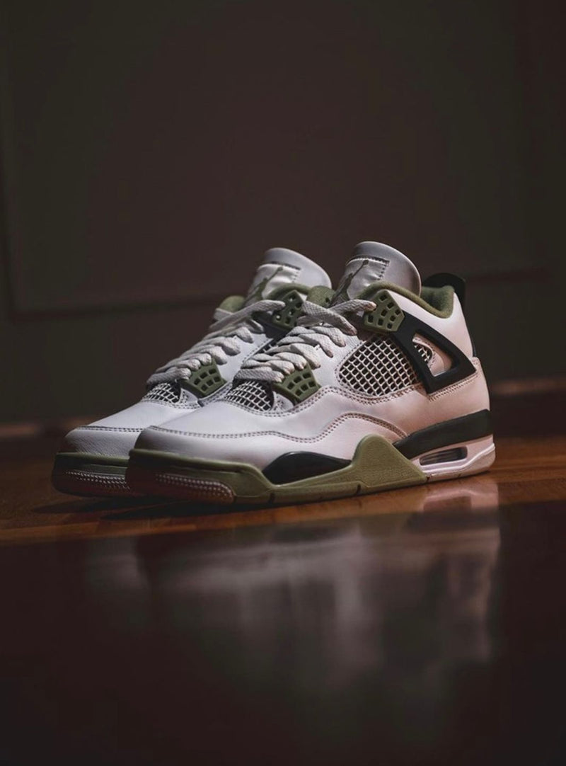 Jordan 4 Retro Seafoam (W)