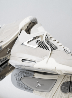 Jordan 4 Frozen Moments