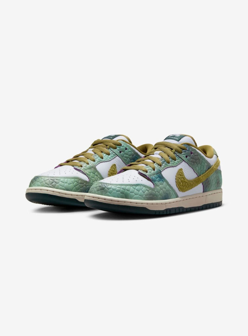 Nike SB Dunk Low Pro X Alexis Sablone (Chameleon)